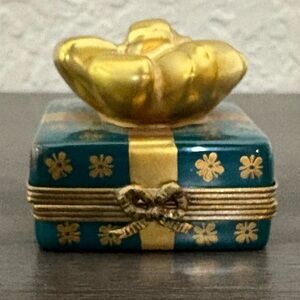 Gift Box LIMOGES France Trinket Box Signed